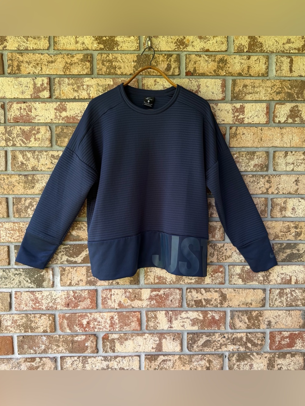Nike Dri-FIT Ribbed Knit Pullover Women’s Size Medium Sweatshirt Graphic Hem